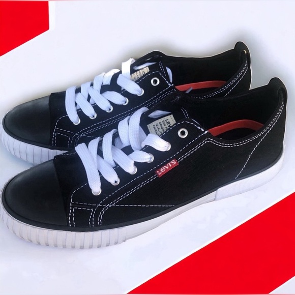Levi’s black canvas lace up sneakers women’s size 7.5 NEW - Picture 1 of 3